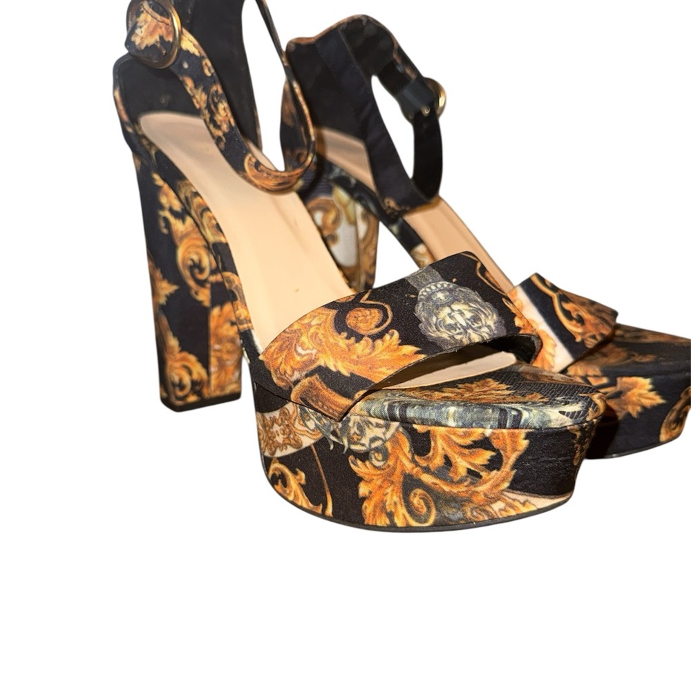 Baroque Print Platform Block Heel Sandals Black Gold Ankle Strap Women’s Size 9